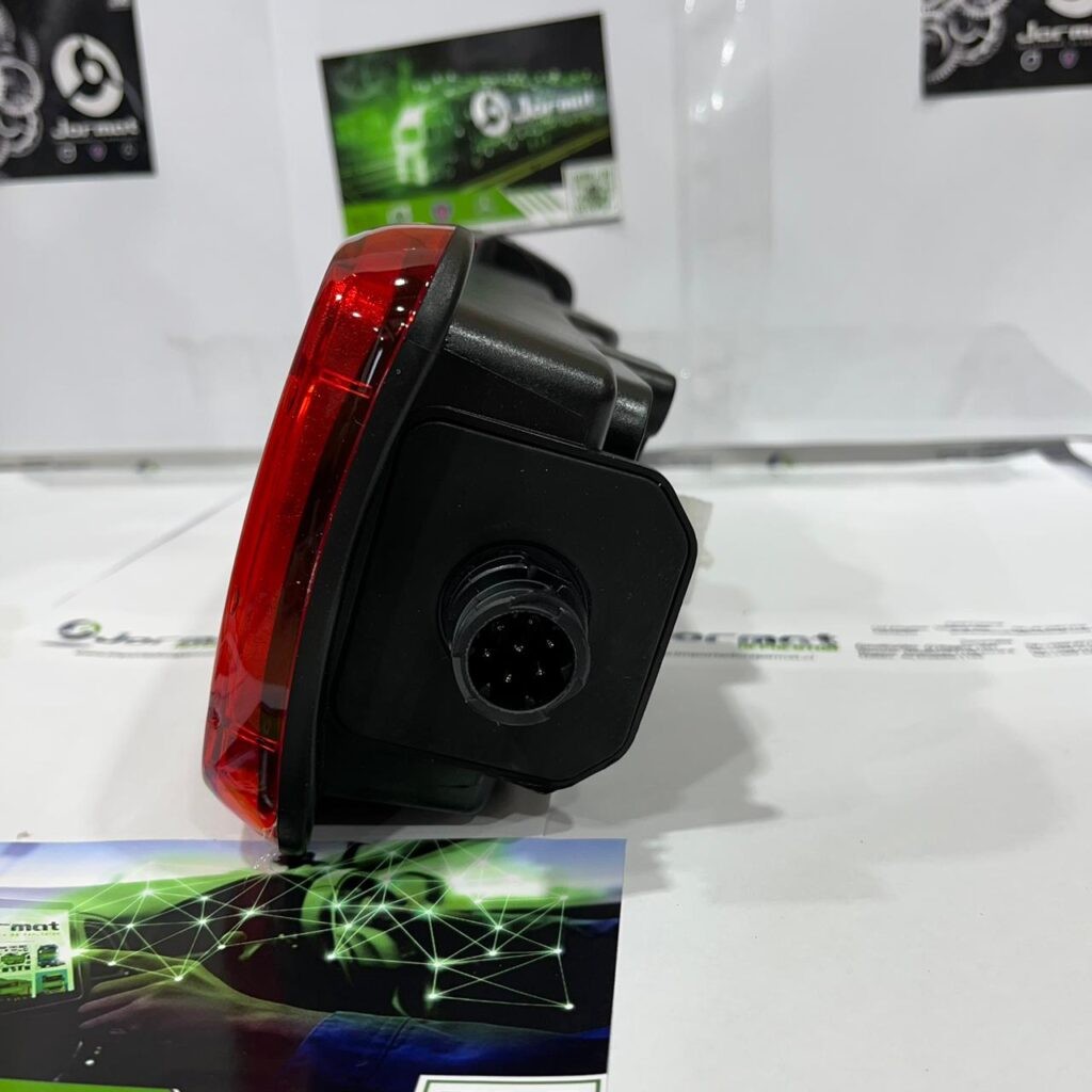 FOCO TRASERO VOLVO FM11 LED CORTO DERECHO HCT - Importadora de ...